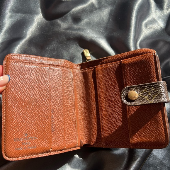 Louis Vuitton Compact Wallet - Picture 5 of 9